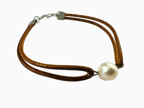 Leather Bracelet with Freshwater Pearl (Color Light Brown)